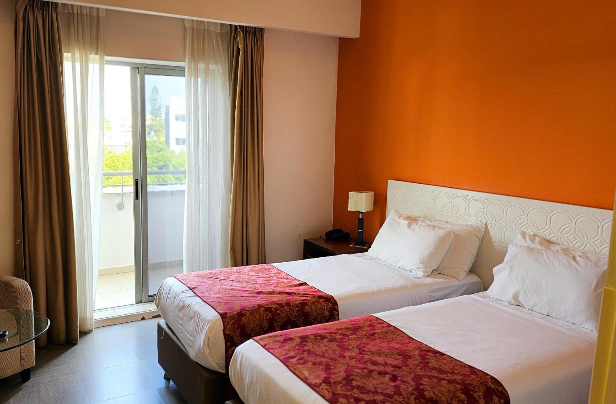 Ruth Daniel Residence Тел Авив Екстериор снимка