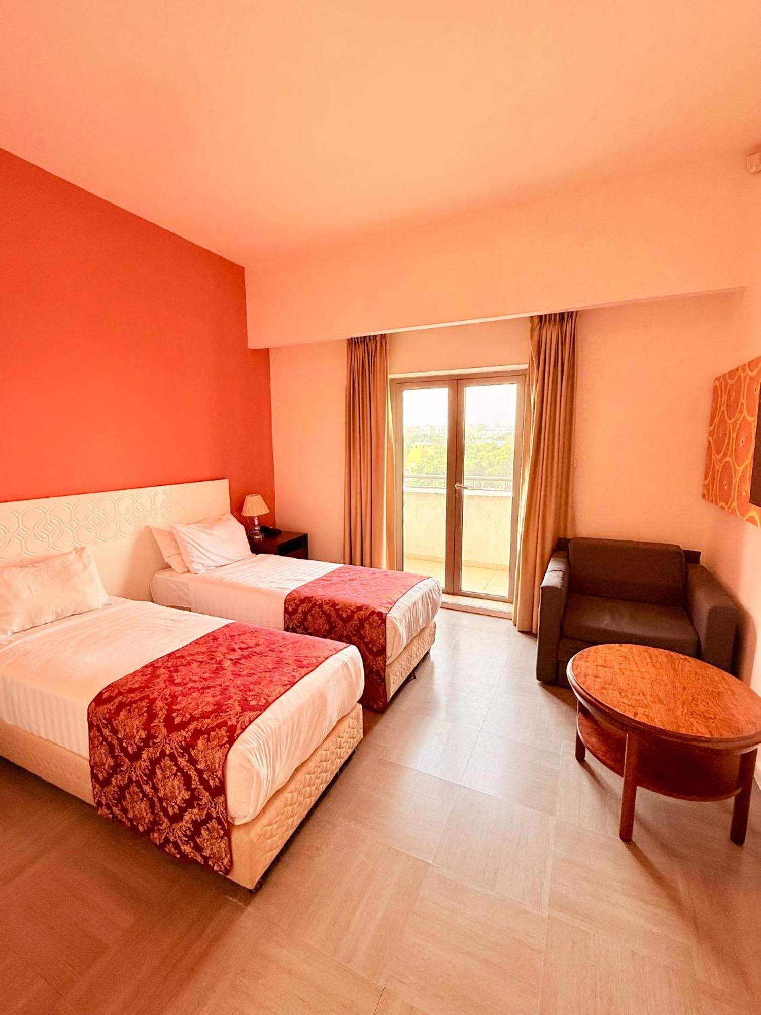 Ruth Daniel Residence Тел Авив Екстериор снимка