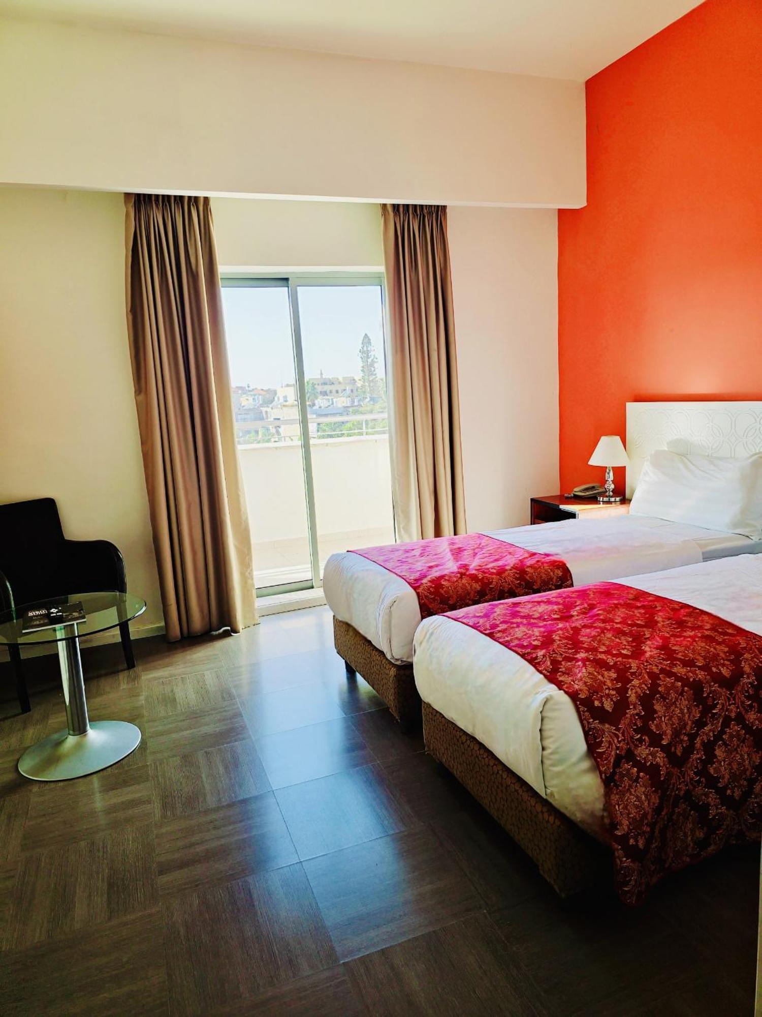 Ruth Daniel Residence Тел Авив Екстериор снимка